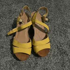 Madden girl Yellow Mustard Wedged Size 8